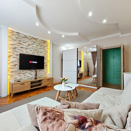 Apartman Julija Donji Milanovac Bagian luar foto