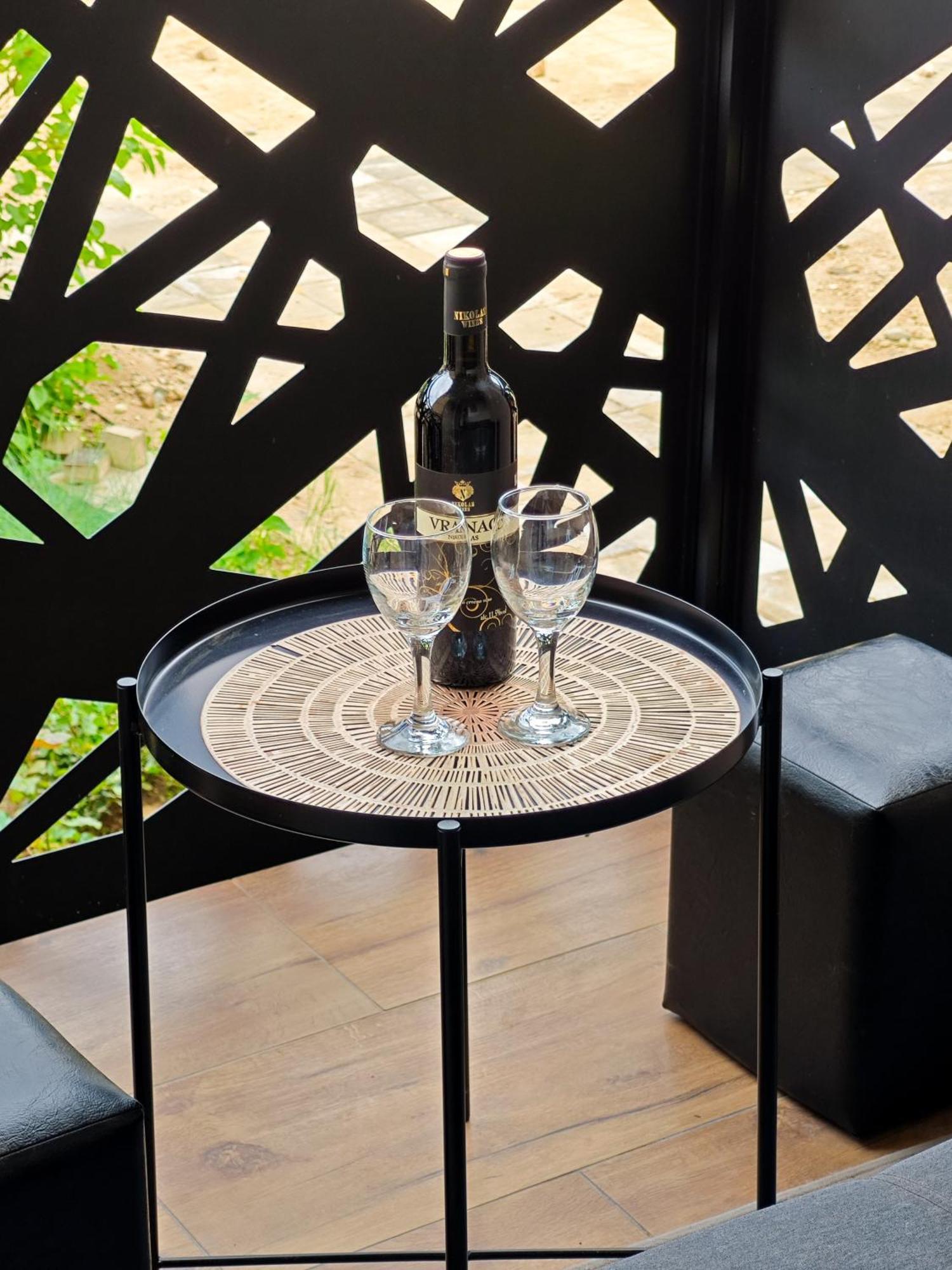 Apartman Julija Donji Milanovac Bagian luar foto
