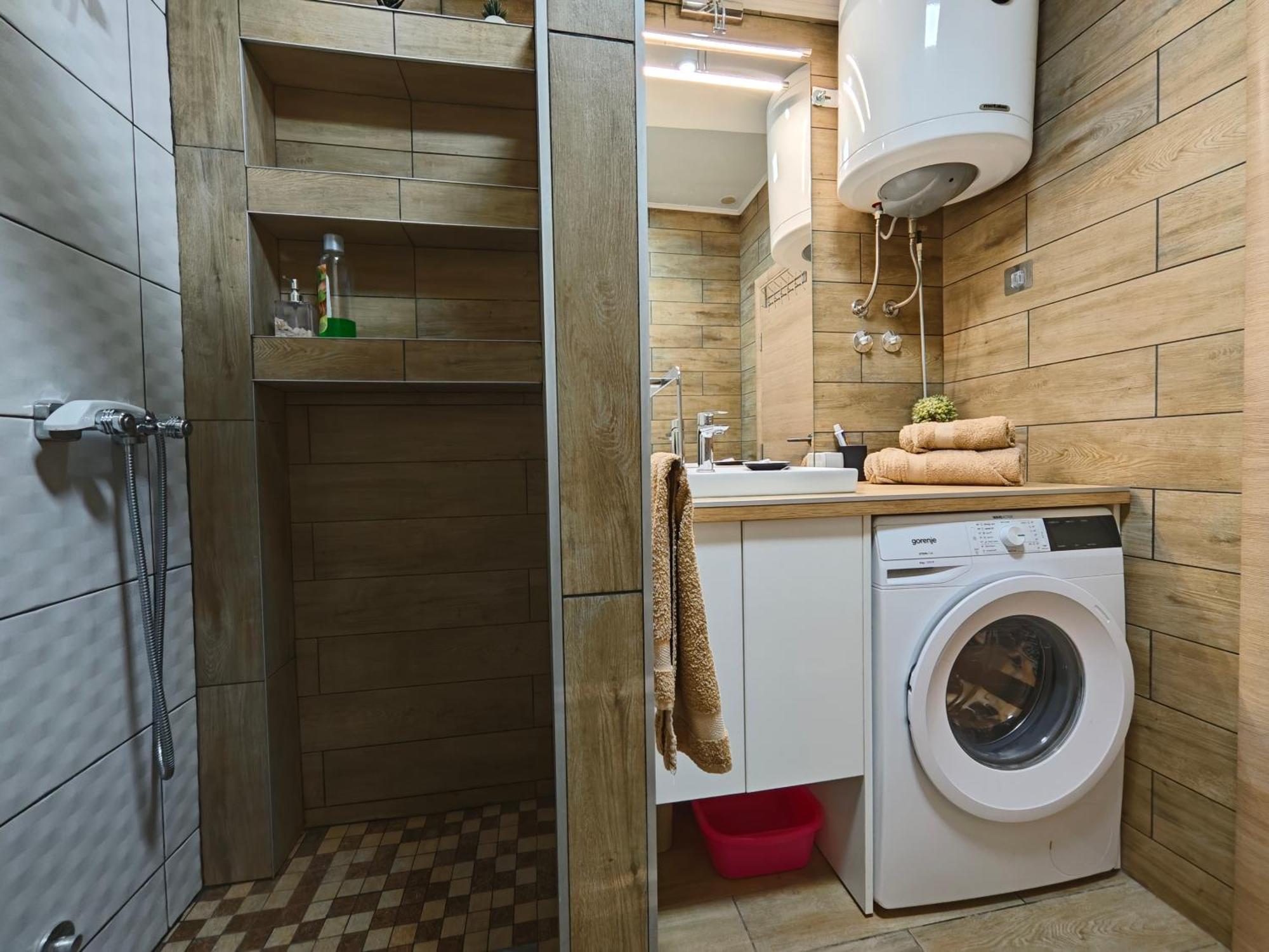 Apartman Julija Donji Milanovac Bagian luar foto