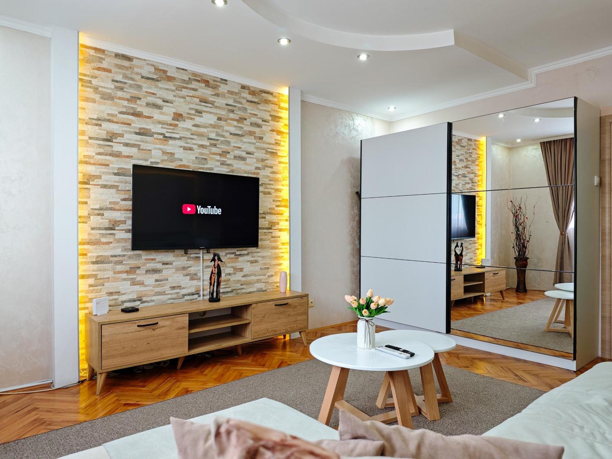 Apartman Julija Donji Milanovac Bagian luar foto