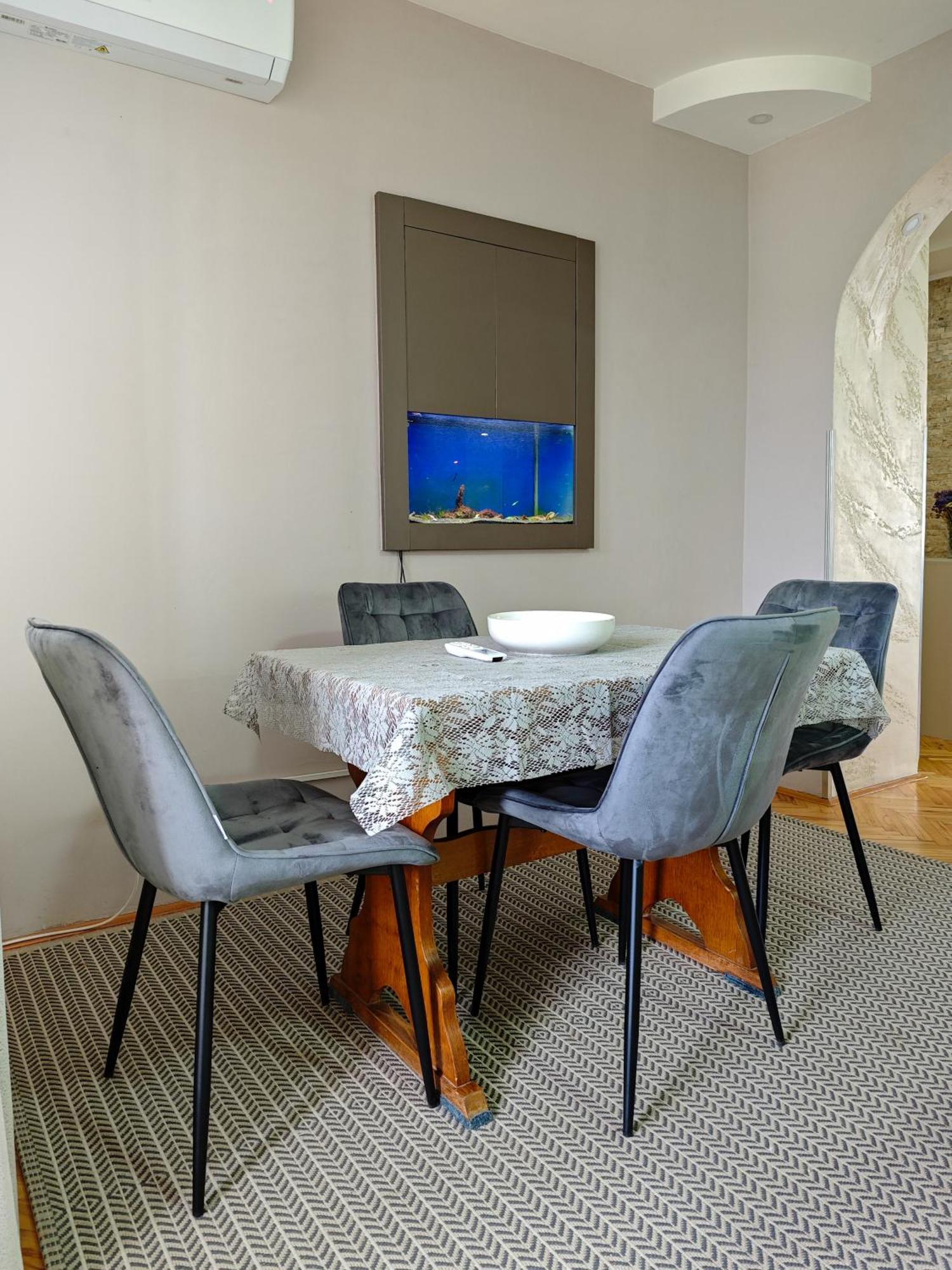Apartman Julija Donji Milanovac Bagian luar foto