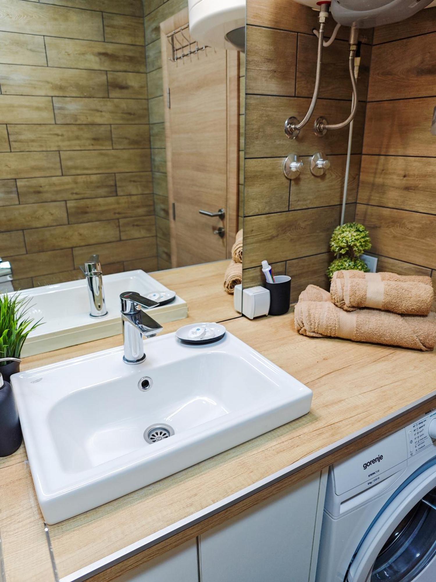 Apartman Julija Donji Milanovac Bagian luar foto