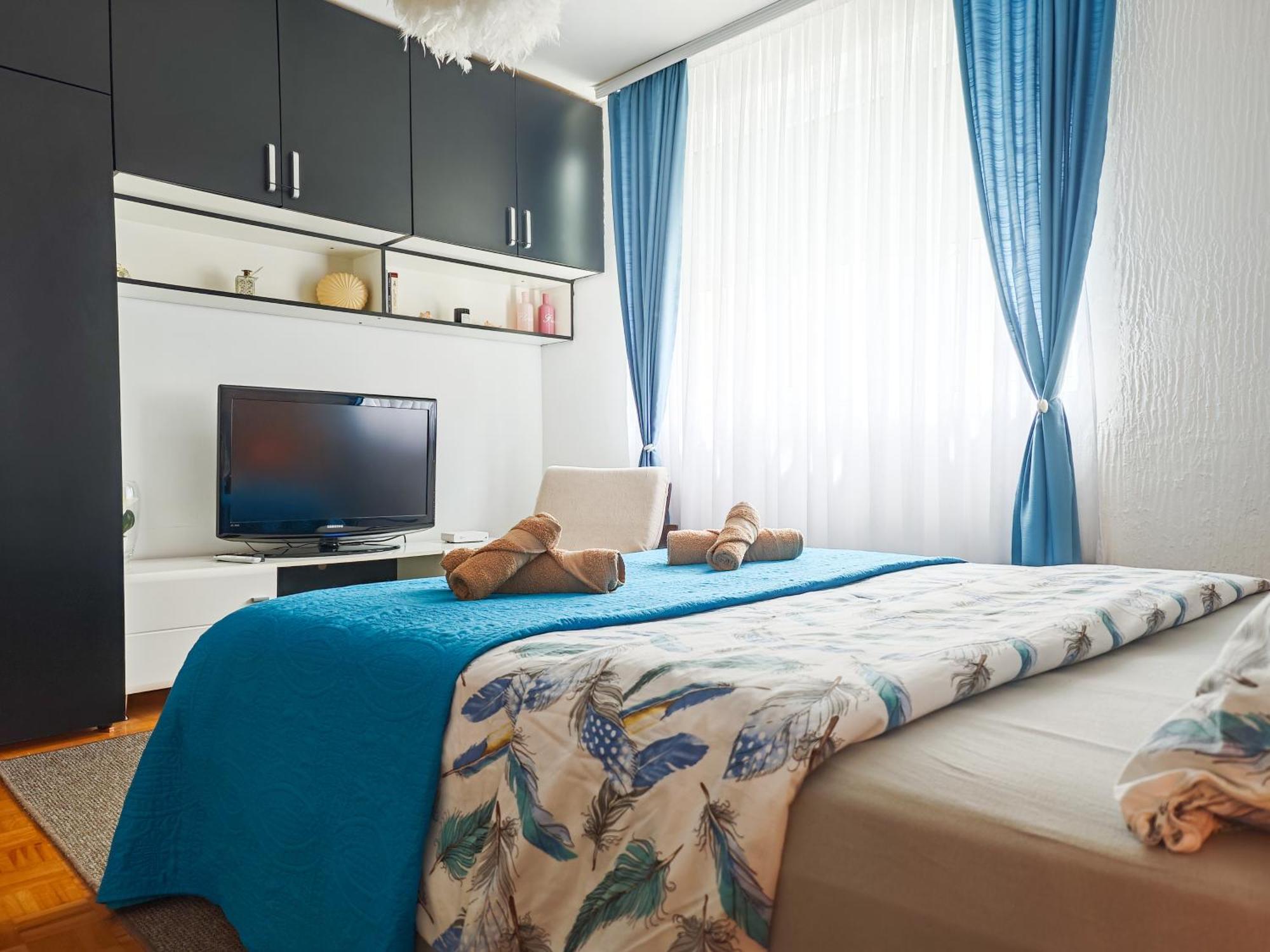 Apartman Julija Donji Milanovac Bagian luar foto