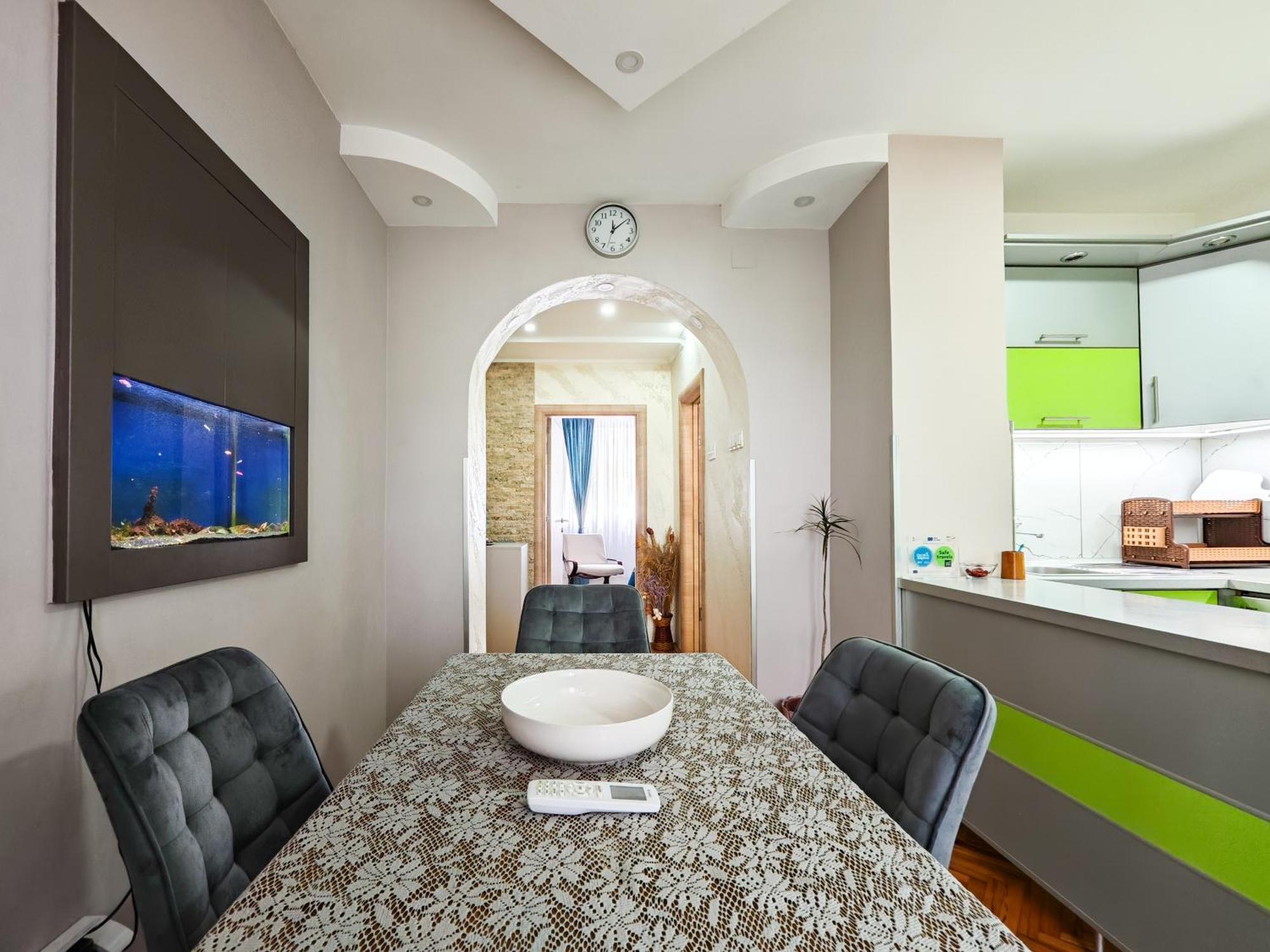Apartman Julija Donji Milanovac Bagian luar foto