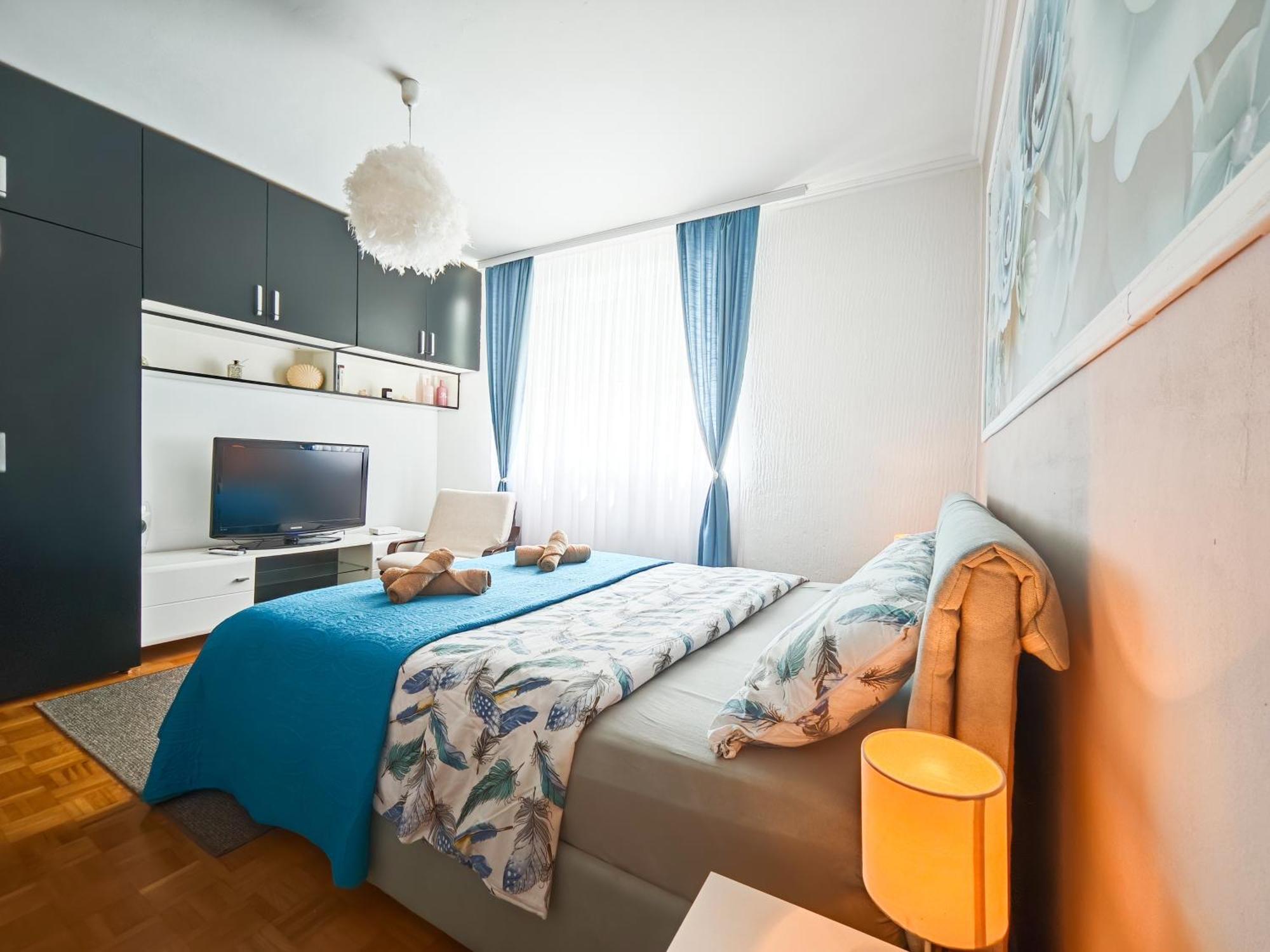 Apartman Julija Donji Milanovac Bagian luar foto