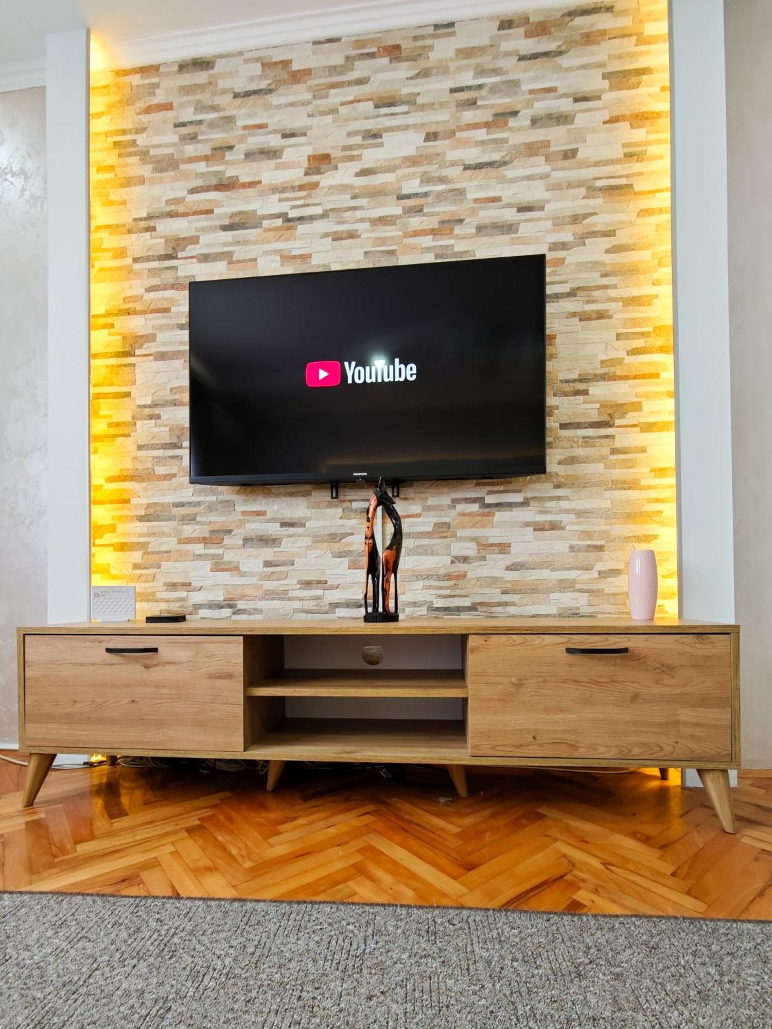 Apartman Julija Donji Milanovac Bagian luar foto